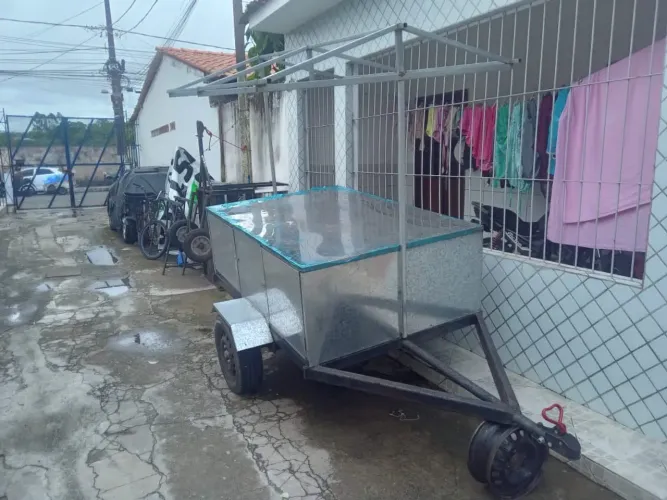 Carrocinha para trabala vai completinha coberta e lâmpada tamanho 1,20 por 1,80 valo $6500