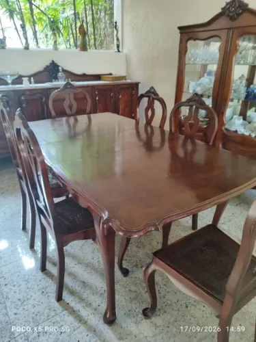 Conjunto Sala de Jantar Antigo - Mesa, Cadeiras, Buffet Aparador, Cristaleira e Bar
