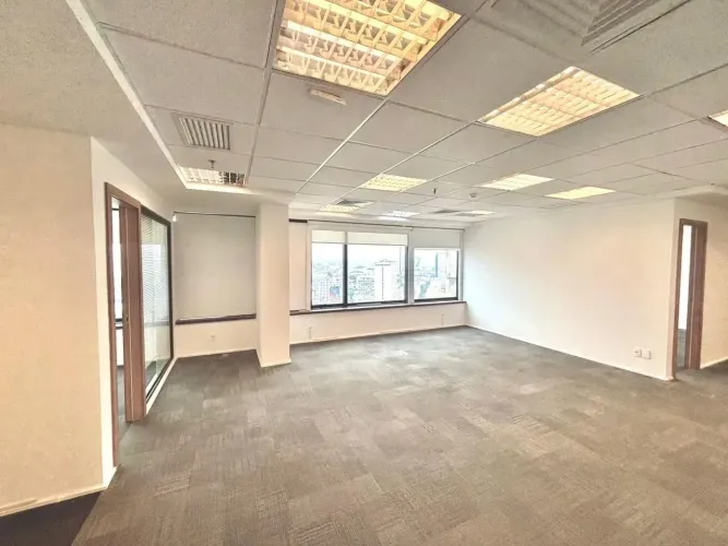 RB1 - Sala 116 m² - 2 vagas