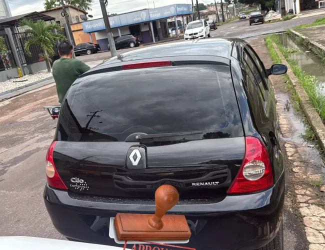 Renault Clio Campus Hi-flex 1.0 16V 3P 2010