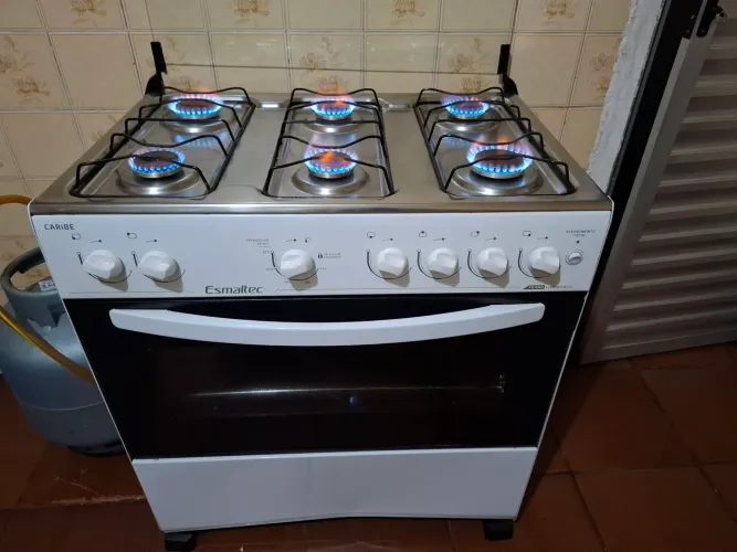Vendo fogão 6 bocas