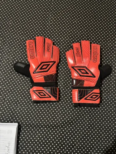 Par Luvas de Goleiro Umbro Pro 5 Original