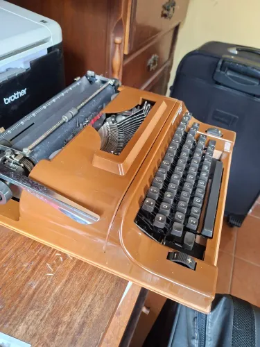 Maquina de escrever antiga coleção