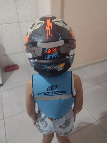 Capacete e colete infantil 