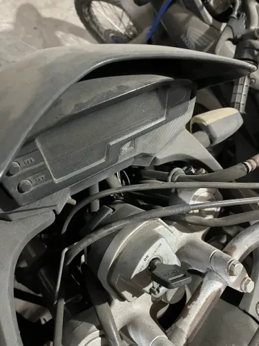 Motos XRE 300 sucatas
