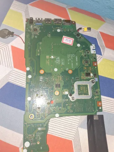 Placa mae com defeito para remoção componentes