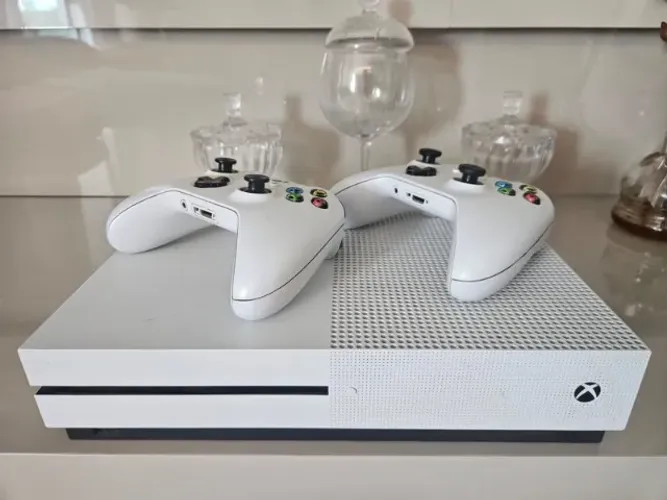 Microsoft Xbox One S 500GB Standard cor branco