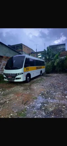 Micro ônibus w8 32 lugares,ar-condicionado recém feito novo,tudo em dias.2011/2011