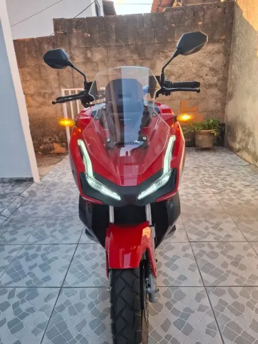 ADV 150 21/21 muito conservada
