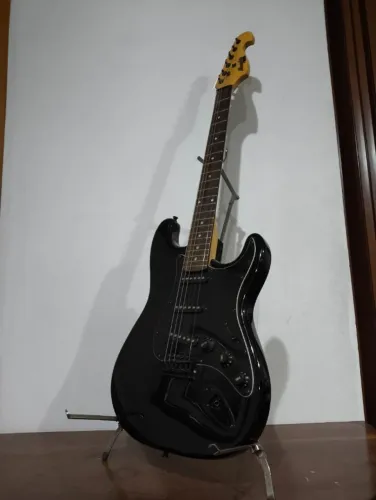Combo Guitarra Memphis mg32, Suporte, Amplificador Sheldon GT150 e Palhetas.