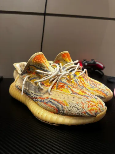 TÊNIS ADIDAS YEEZY BOOST 350 V2