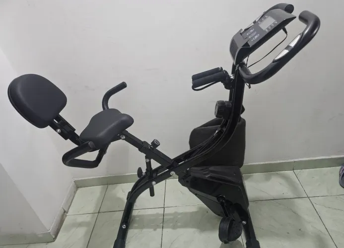 Bicicleta Ergométrica Dobrável - WCT Fitness - Semi Nova