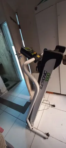 Esteira semi nova