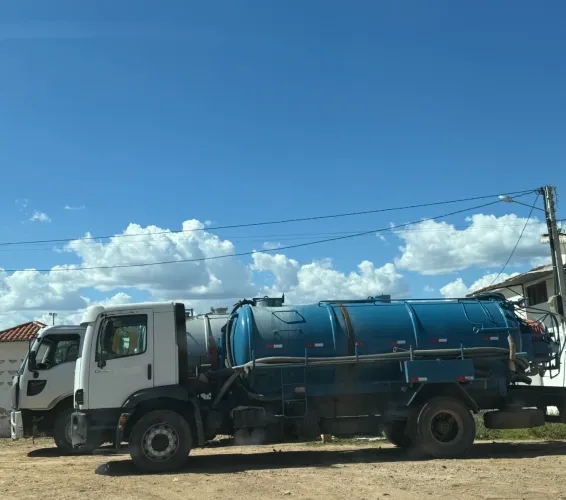 Serviço e Locação de caminhão limpa fossa/hidrojato a vácuo para limpeza de fossas.