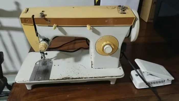 Máquina de costura Singer