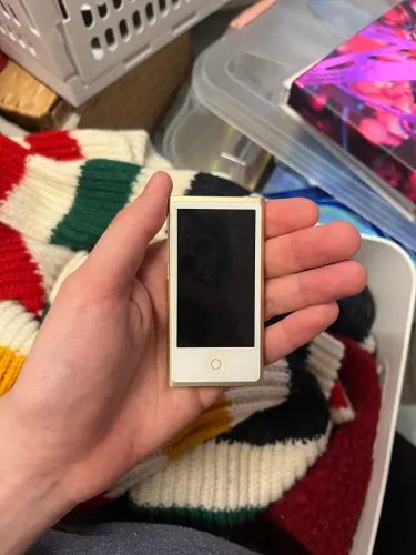 iPod Nano 7ª Geração 16GB A1446 Dourado - Funcionando