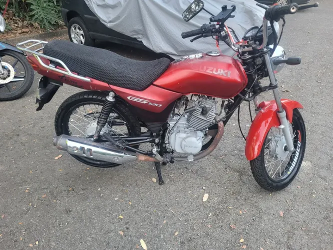 Suzuki GS 120 2014 muito econômica