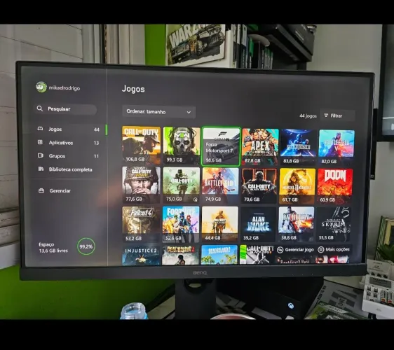 Monitor gamer 4K 27" Benq pivot leia a descrição 