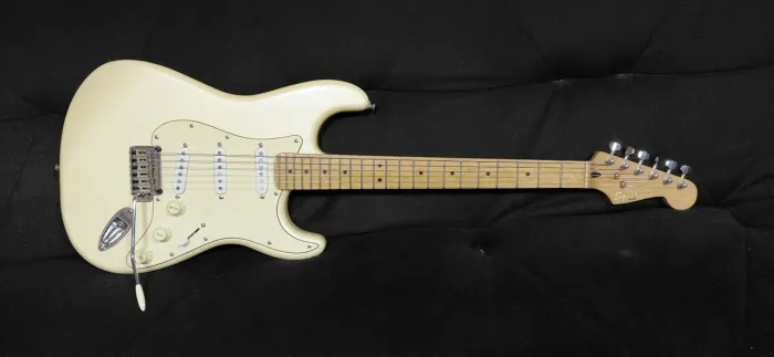 Guitarra Squier Stratocaster Deluxe(com upgrades)