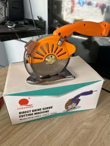 Máquina de corte usada somente uma vez