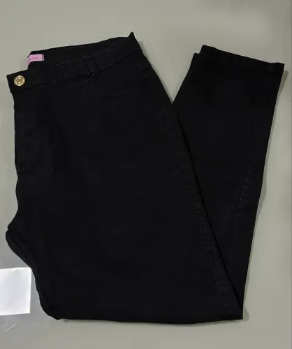 Calça Jean e preta Skinny