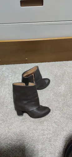 Bota de couro Satinato Cano curto