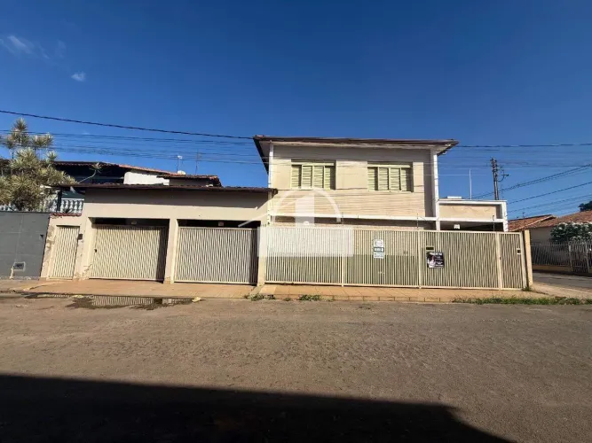 Casa à venda, 6 quartos, 2 suítes, 2 vagas, São Geraldo - Sete Lagoas/MG