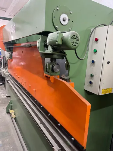Dobradeira Newton 3040 mts buchas novas bandeiras elétrica impecável