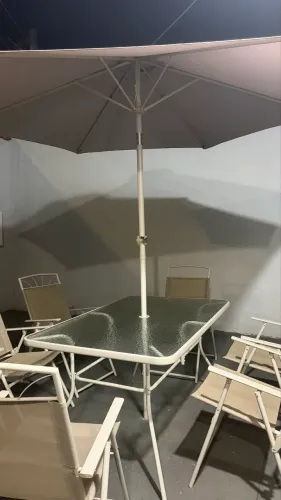 Conjunto - Mesa, cadeiras e guarda sol