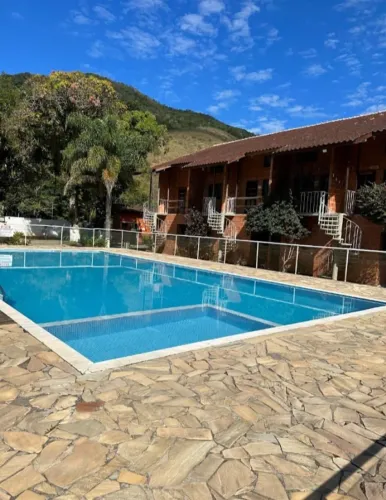 Apto Ubatuba, 2 quartos até 8 pessoas