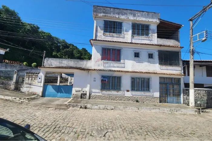 A 200m da praia! Imóvel amplo com 8 suítes perfeito para família grande ou negócio