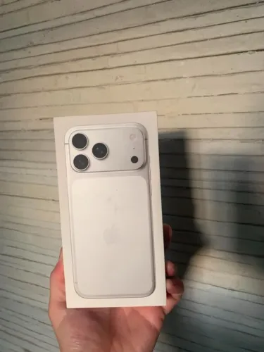 Iphone 17 Pro Max 1 tera - Prata