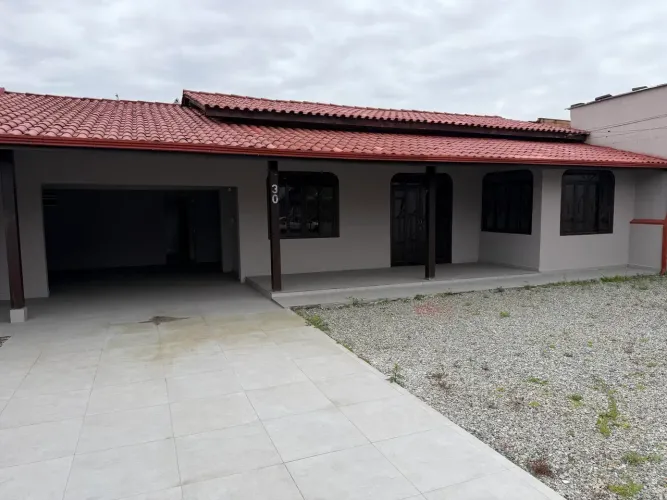 Imóvel para venda possui 100 metros quadrados com 3 quartos em Nova Brasília - Joinville -