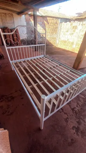 Cama de Casal Tubular em Aço 1,45 x 1,95