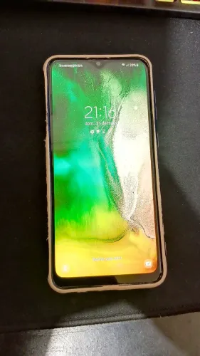 Vendo Samsung Galaxy A30, 64 GB, usado / tanto pra uso ou sucata, quero me desfazer.
