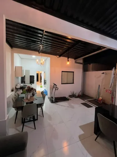 Casa Térreo no Parque 10  com 03 Qts (1 Suíte) Edícula/ Poço Artesiano/ 02 Vagas