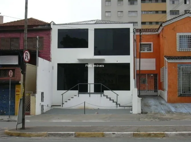 Locação de Prédio Comercial no Alto da Lapa: 12 Salas, 4 Banheiros, 3 Vagas de Garagem, 30