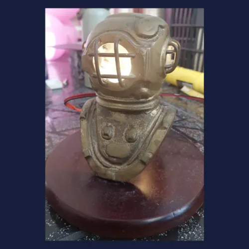 Luminária Vintage Escafandro + base + lâmpada funcionando - buscar/enviar app no Marco