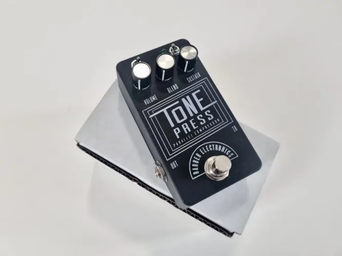 Barber Tone Press Black V6