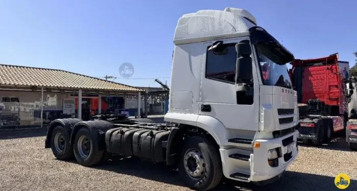 IVECO STRALIS 380NR 6X2<br>2010/2011<br>TETO ALTO