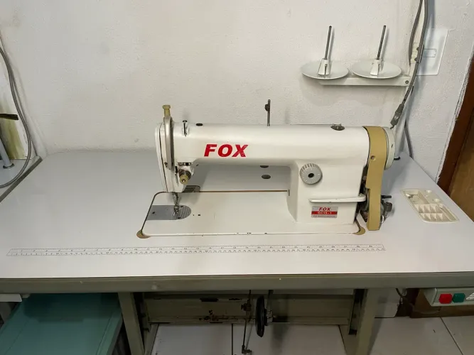 Máquina de Costura Reta Fox