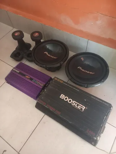 Vendo equipamentos som automotivo.