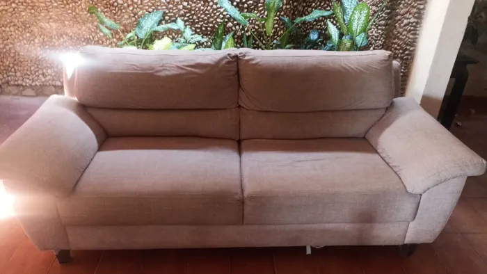Vendo Sofar 2 lugares bem espaçoso!!!