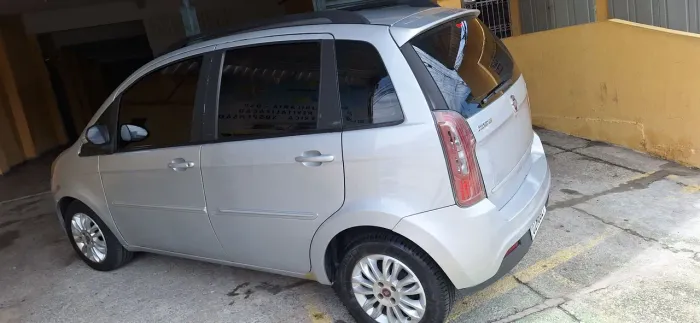 Fiat Idea Attractive 1.4 Fire Flex 8V 5P 2013