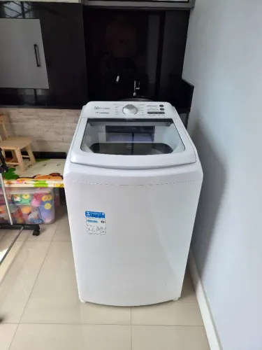 Máquina de Lavar Electrolux 13kg Branca Essential Care com Cesto Inox e Jet&Clean
