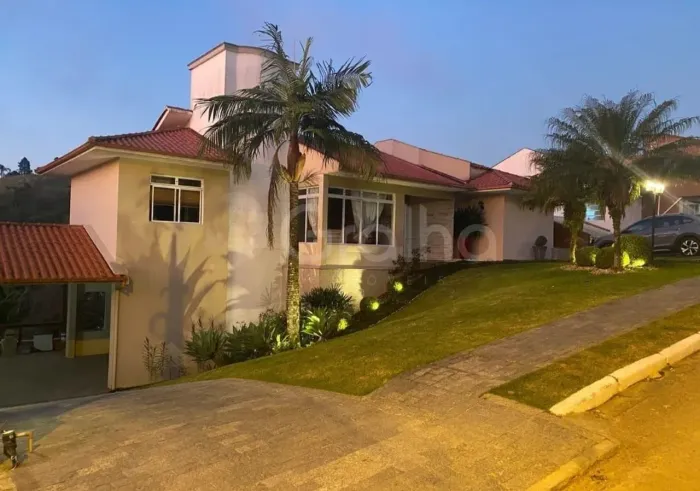 Casa em Condomínio de 380 m² com 4 quartos sendo 2 suítes no Bosque das Mansões, São José