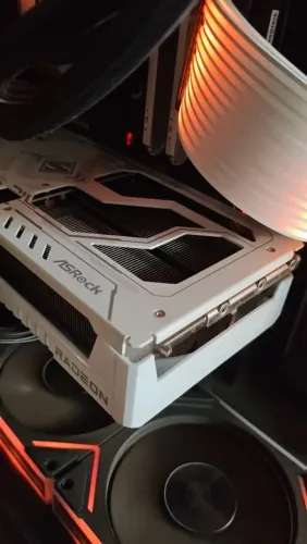 RX 9060XT 8GB