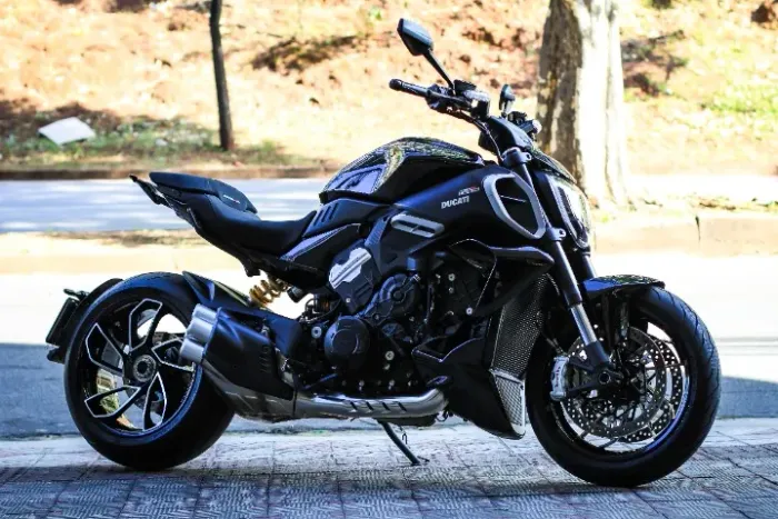 Ducati Diavel V4 1300km - 2025