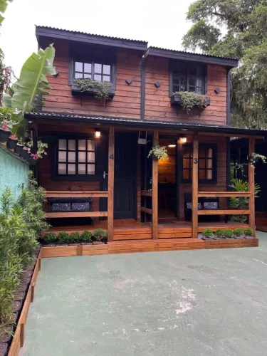 Casa de Madeira 2 Quartos Barra da Lagoa.