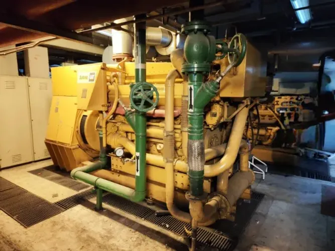 VENDO GRUPO GERADOR DE ENERGIA CATERPILLAR DE 770 KVA